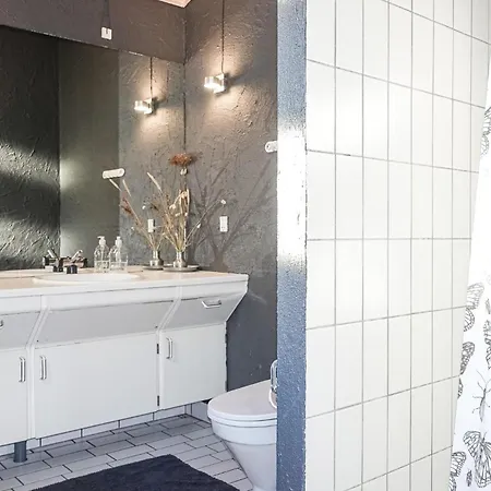 بيت للعطل 3 Bedroom Amazing In *