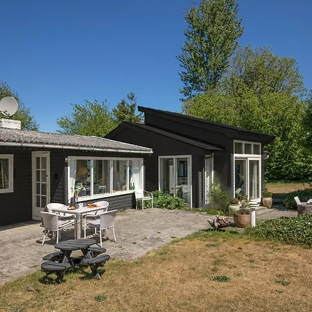 3 Bedroom Amazing In * Нексё